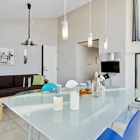 Apartment Bad, Lejl, 52 *